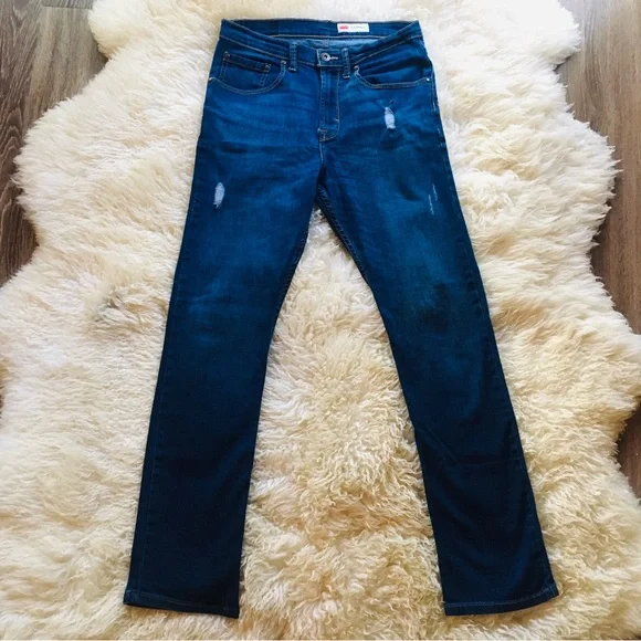 Wrangler’s Distressed Slim Straight Men’s Jeans - Picture 1 of 6